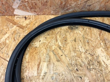 BMW E92 КУПЕ ПРОКЛАДКА ДВЕРИ ЛЕВАЯ