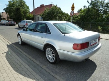 Audi A8 D2 Sedan 3.7 230KM 1996 Audi A8 AUTOMATSKORYKLIMATYZACJAXENONY 3.7 Benzyna 230KM, zdjęcie 2