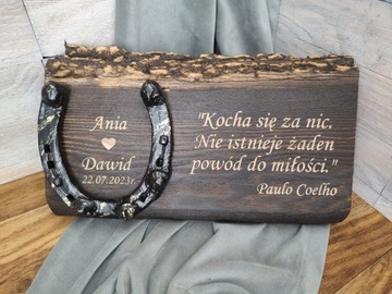 Дополнительная гравировка на доске, именная подкова.