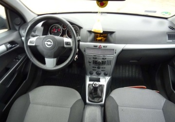 Opel Astra H Kombi 1.7 CDTI ECOTEC 110KM 2009 Opel Astra 1.7diesel,klima,el.szyby,nowy dwumas,zarejestrowany 1.7 Diesel, zdjęcie 8