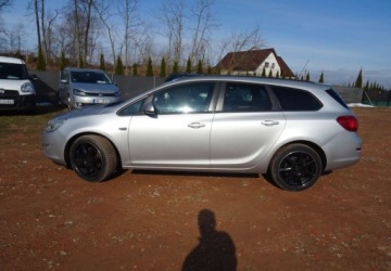 Opel Astra J Sports Tourer 2.0 CDTI ECOTEC 160KM 2011 Opel Astra 2.0diesel,automat,alu,zarejest 2.0 Diesel 160KM, zdjęcie 11