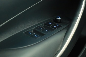 Toyota Corolla XII TS Kombi 1.8 Hybrid 122KM 2019 Toyota Corolla 1.8 Hybrid, Salon Polska, Automat, zdjęcie 15