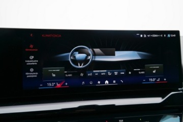 BMW Seria 5 G90-91 2024 BMW 550 BMW 550e M Professional M Pro HAK Adaptive, zdjęcie 27