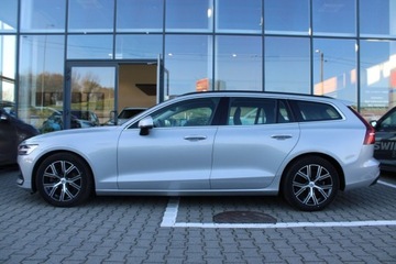 Volvo V60 II  Kombi Facelifting 2.0 B4 197KM 2023 Volvo V60 CORE, zdjęcie 6