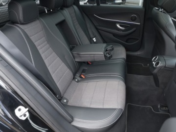 Mercedes Klasa E W214 2023 Mercedes E300e 320psi Panorama ACC hak Drive Pilot Blis Night Webasto Perła, zdjęcie 24