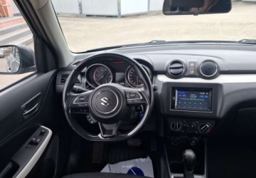 Suzuki Swift VI Hatchback Facelifting 1.2 DualJet SHVS 83KM 2021 Suzuki Swift 1.2 Dualjet SHVS Premium CVT 1.2 Benzyna 83KM, zdjęcie 7