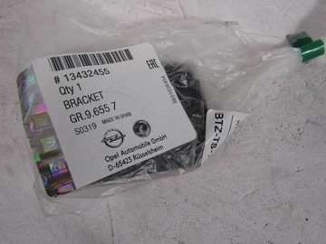 Opel Corsa E mocowanie koszyk czujnika PDC tył