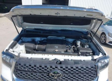 Toyota Tundra II 2021 Toyota Tundra 2021, 5.7L, 4x4, SR5, od ubezpieczalni 5.7 Benzyna 381KM, zdjęcie 13