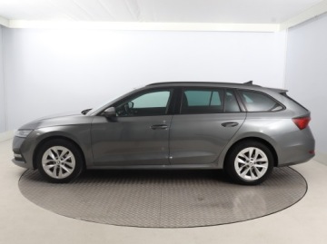 Skoda Octavia IV Kombi 2.0 TDI 115KM 2022 Skoda Octavia 2.0 TDI, Salon Polska, zdjęcie 2