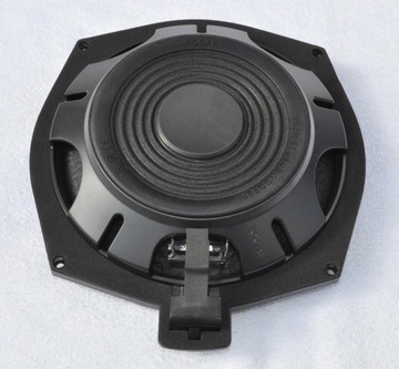 FOCAL ISUB BMW 4 МОЩНЫЙ САБВУФЕР ДЛЯ СЕРИИ E F G