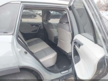 Toyota RAV4 V 2022 Toyota RAV4 2022 Toyota RAV4 XLE Premium FWD 2.5 Benzyna 203KM, zdjęcie 12