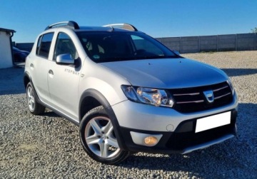 Dacia Sandero II Hatchback 5d TCe  90KM 2014 Dacia Sandero Stepway SLICZNA Benzyna BOGATA WERSJA Oryginal ZADBANA Serwi, zdjęcie 4