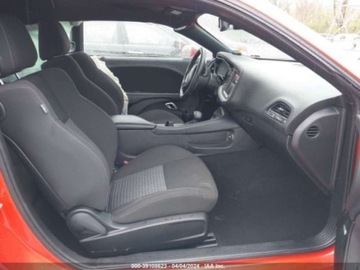 Dodge Challenger III 2022 Dodge Challenger 2022r, GT AWD, 3.6L 3.6 Benzyna 305KM, zdjęcie 8