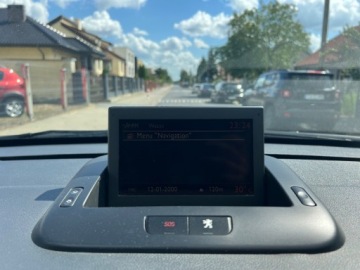 Peugeot 5008 I Minivan 1.6 HDi FAP 110KM 2011 Peugeot 5008 AUTOMAT NAWIGACJA KLIMATYZACJA PARKTRONIC TEMPOMAT PANORAMA D, zdjęcie 15