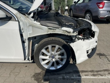 Volvo V60 I Kombi Facelifting 2.0 D2 DRIVE-E 120KM 2016 Volvo V60 Momentum D2 Skóra Klimatronik Ks., zdjęcie 5