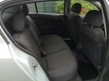 Opel Astra J Hatchback 5d 1.6 Twinport ECOTEC 115KM 2009 Opel Astra 1.6 16V 116KM Klimatyzacja Elektryka, zdjęcie 16