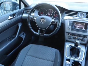 Volkswagen Passat B8 Variant 2.0 TDI BlueMotion SCR 150KM 2016 VW Passat 2.0 TDI, Salon Polska, Serwis ASO, zdjęcie 6
