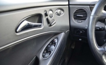 Mercedes CLS W219 Coupe 3.5 V6 (350) 272KM 2004 Mercedes-Benz CLS W219 3.0B V6 272KM Automat Lakier Mat Full Opcja Jedyny, zdjęcie 20