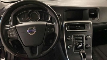 Volvo V60 I Kombi Facelifting 2.0 D2 DRIVE-E 120KM 2017 Volvo V60 F ra Vat 23 udokumentowany przebieg 2.0 Diesel 120KM, zdjęcie 14