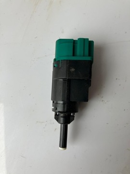 CZUJNIK STOP RENAULT ZOE TRAFIC 253203383R