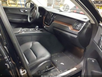 Volvo XC60 II 2023 Volvo XC 60 Plus Dark Theme, 2.0L R4 247KM, 4x4, od ubezpieczalni 2.0 247KM, zdjęcie 10