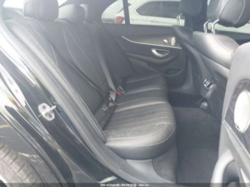 Mercedes Klasa E W213 2022 Mercedes-Benz Klasa E 350 2022 2.0l 2.0 Benzyna 255KM, zdjęcie 13