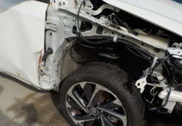 Toyota Auris II 2018 Toyota Auris Okazja 1.8 Hybryda 122KM, zdjęcie 13