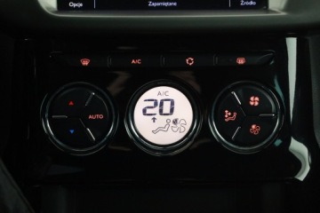 DS 3 Hatchback Facelifting 2016 1.2 PureTech 130KM 2016 DS 3 1.2 PureTech, Salon Polska, Serwis ASO, zdjęcie 9