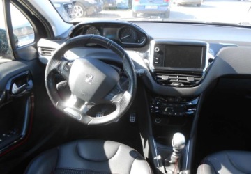 Peugeot 208 I Hatchback 5d Facelifting 1.2 PureTech 110KM 2018 Peugeot 208 Peugeot 208 I 1.2 benzyna 110 KM GT-Line 1.2 Benzyna 110KM, zdjęcie 11