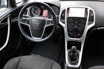 Opel Astra J Hatchback 5d 1.7 CDTI ECOTEC 110KM 2012 Opel Astra 1.7 CDTI, Navi, Klima, Klimatronic, zdjęcie 6