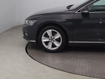 Volkswagen Passat B8 Limousine Facelifting 2.0 TDI SCR 150KM 2021 VW Passat 2.0 TDI, Salon Polska, 1. Właściciel, zdjęcie 14