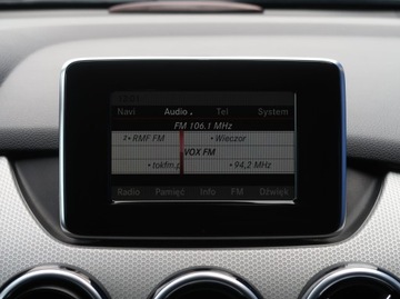 Mercedes Klasa B W246 Sports Tourer 180 BlueEFFICIENCY 122KM 2013 Mercedes B B 180, Skóra, Navi, Xenon, Bi-Xenon, zdjęcie 11