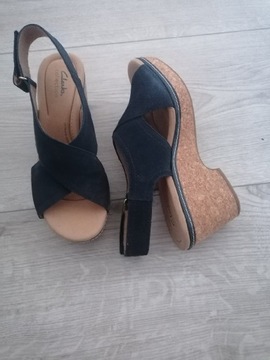 Buty sandały na koturnie CLARKS granatowe 41