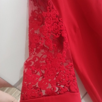Sukienka czerwona z koronką 