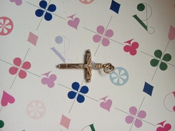 Wisiorek vintage krzyżyk z Jezusem