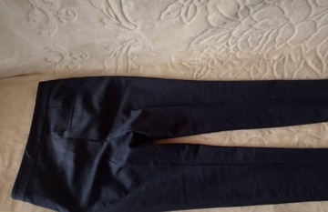 (40/L) ZARA/ Granatowe spodnie z Madrytu 