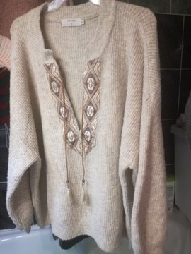 Damski beżowy sweter