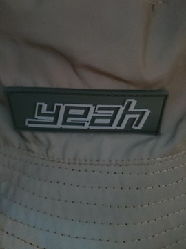 Kapelusz bucket hat "Yeah"