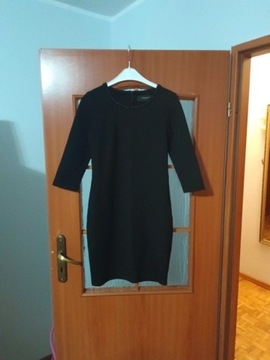 Czarna klasyczna sukienka