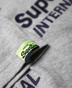 Superdry T-shirt - nowy.