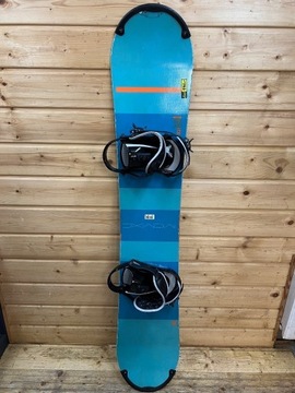 Deska snowboardowa Nitro 157cm FLYING V + wiązania