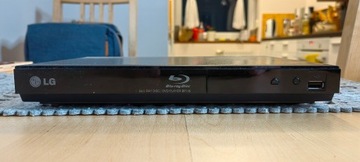 Проигрыватель Blu-ray LG BP135 / HDMI