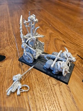 Gorthor on chariot , beastmen lord oop