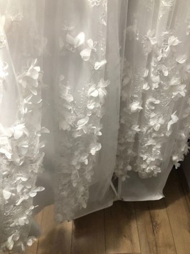 Suknia ślubna biała na ramiączkach 