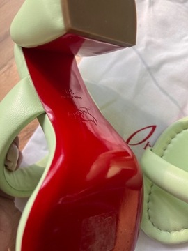 Nowe sandały na słupku Cristian Louboutin