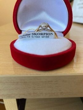 Pierścionek zaręczynowy złoty Skorpion certyfikat