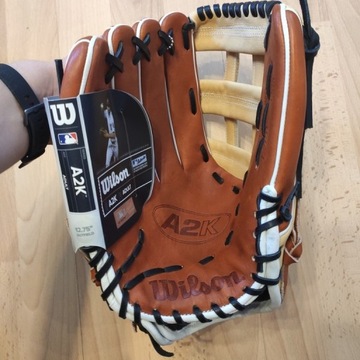 Lefty baseball glove Wilson 2K 12.75