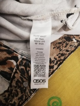 Dżinsy Mom zwierzęcy print Asos M