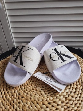 Calvin Klein Jeans Klapki Slide Monogram Co white