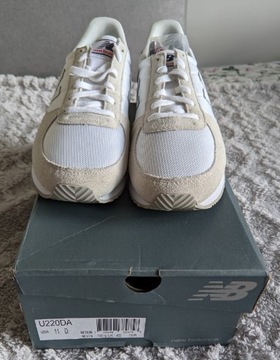 Wygodne buty New Balance w stylu retro sportowym